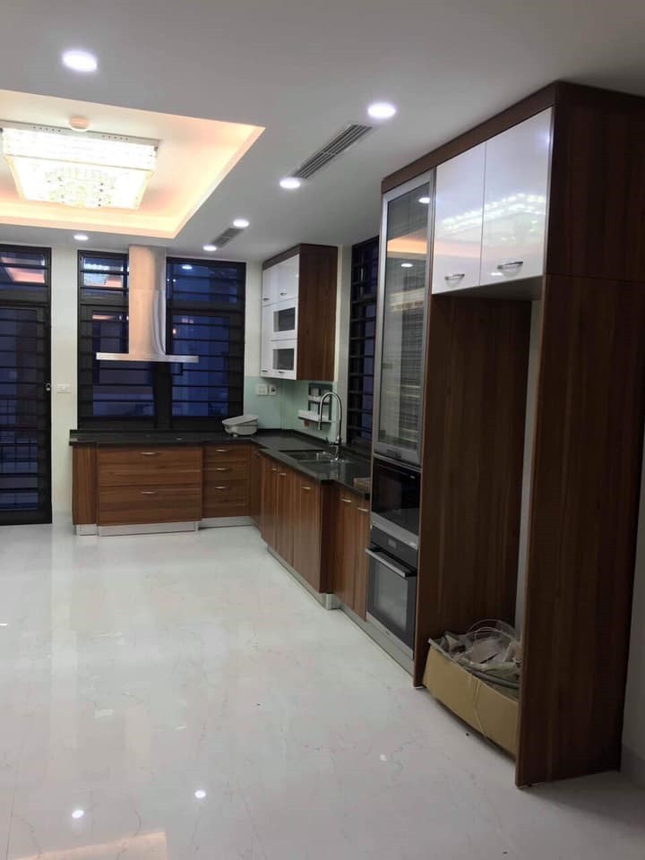 Bán nhà Duy Tân, 7 tầng 75 m2, thang máy, kinh doanh, giá 13.5 tỷ,…
