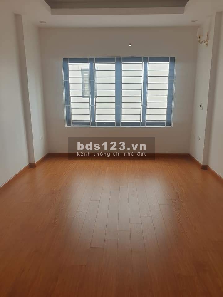 Nhà Phú kiều, diện tích sử dụng 30m2, đúc kiên cố 5 tầng, mặt tiền 3,7m, ở gấp