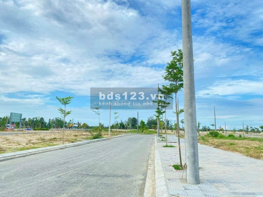 Xây dựng ước mơ an cư chỉ với 1,1 tỷ đất nền gần khu dân cư đông đúc, lh 0905075925