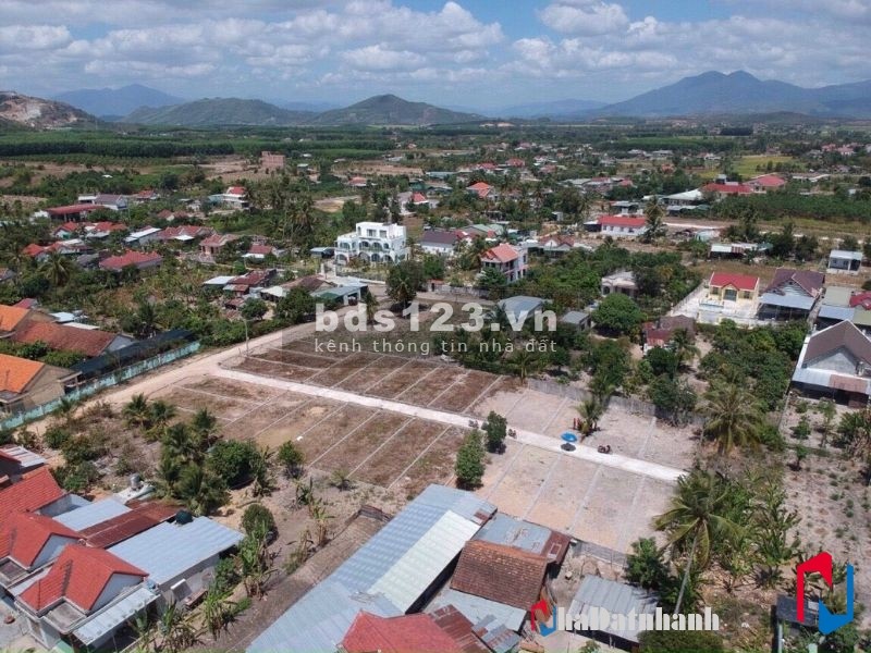 Đất mặt tiền đường quy hoạch 20m, gần Hương Lộ 39, chợ và uỷ ban suối tiên