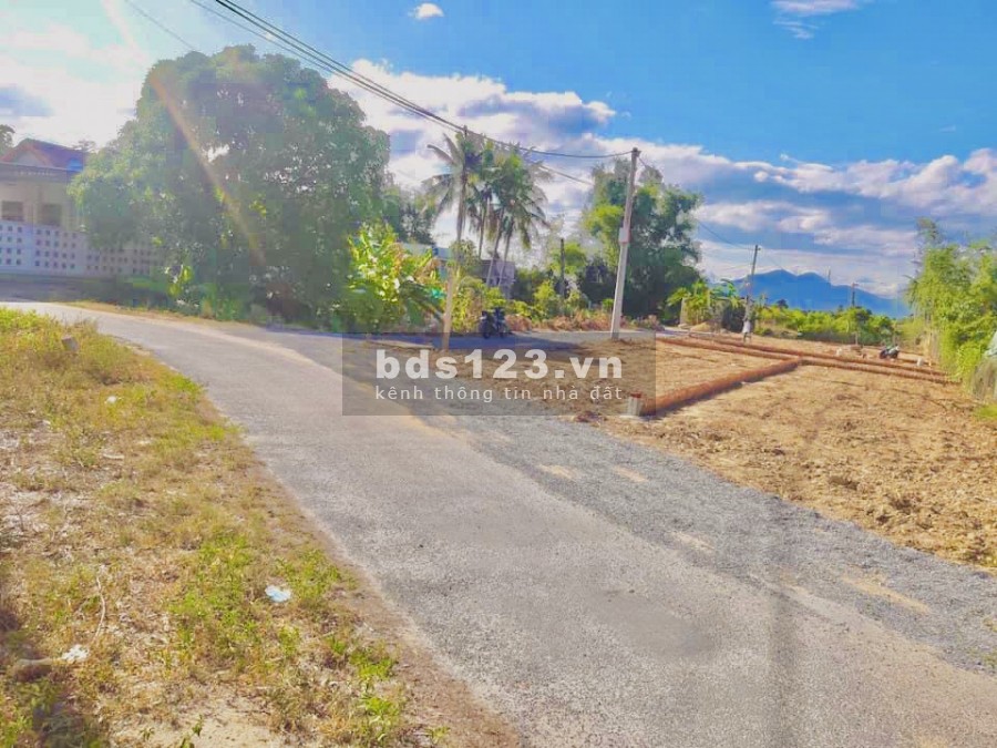 Đất mặt tiền đường quy hoạch 20m, gần Hương Lộ 39, chợ và uỷ ban suối tiên