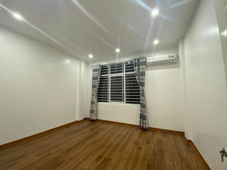 Bán nhà Hoàng Đạo Thành Duy nhất 1 căn 5 tầng 3 ngủ, ô tô cách 20m chỉ nhỉnh 3 tỷ