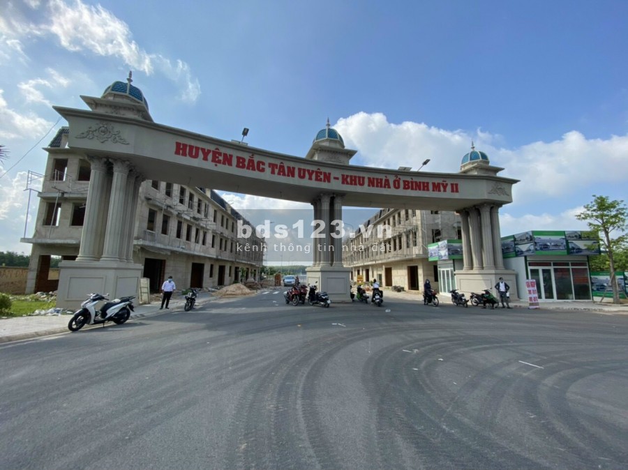 Bán vài lô hàng hot cổng chính VSIP2, Bình Dương, giá bán 650 triệu, lhcc