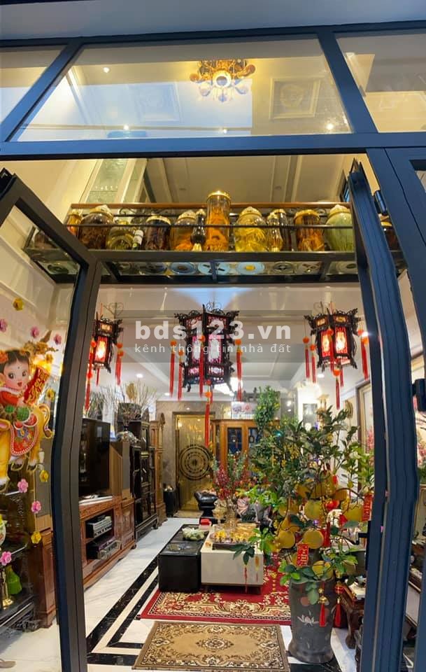Bán nhà Long Biên, lô góc có gara thang máy, kinh doanh tốt, giá 5 tỷ, lh 092 234 6363
