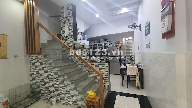 Bán nhà hẻm đường Lạc Long Quân, Phường 10, Q.Tân Bình, DT 45m2, 1lầu, giá100 triệu/m2.