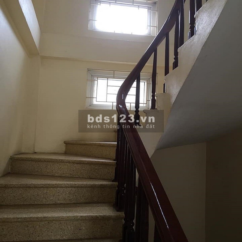 Cần bán nhà khu vực ngã tư sở ô tô đỗ gần 37m2 6 tầng giá chỉ 3.2 tỷ
