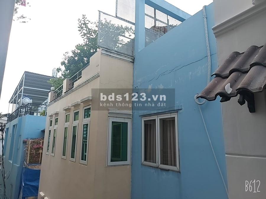 Bán Nhà Đẹp 4PN Hẻm 4m, Trần Hưng Đạo Quận 1, 3.5x9m, giá chỉ 6,5 tỷ.