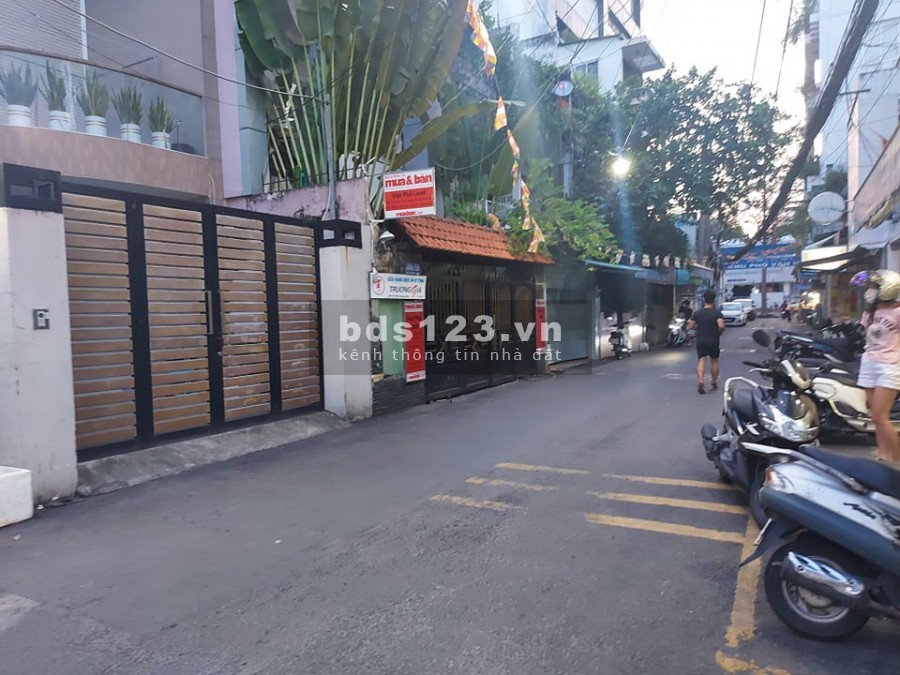 Bán Nhà Đẹp 4PN Hẻm 4m, Trần Hưng Đạo Quận 1, 3.5x9m, giá chỉ 6,5 tỷ.