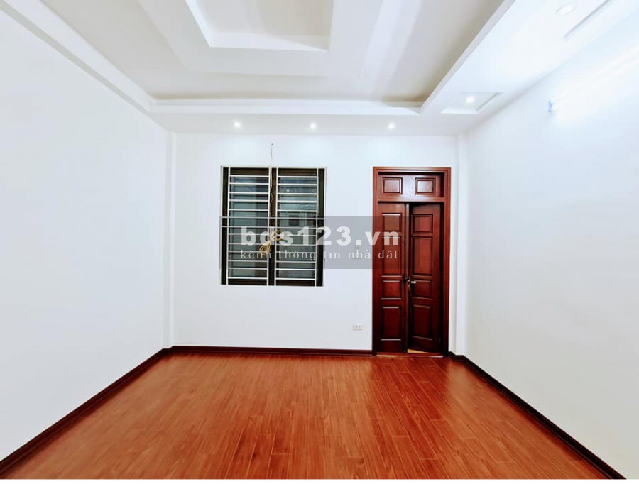 Bán nhà nguyên căn mặt phố Minh Khai diện tích sử dụng 33m2 giá 4.5 tỷ Hai Bà Trưng