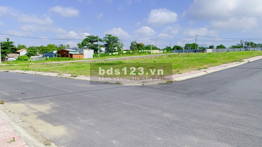Đất nền diện tích 100m2, sổ hồng riêng, thổ cư 100%, trung tâm thành phố Biên Hòa