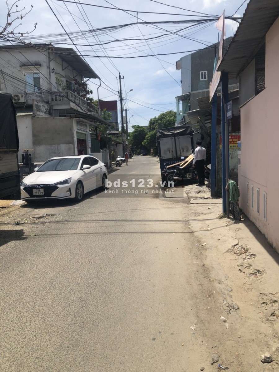 Bán đất mặt tiền Nguyễn Văn Siêu, thích hợp xây nhà để ở, khu dân đông đúc, văn minh