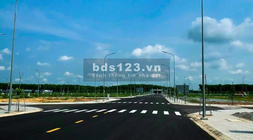 Cần tiền chống dịch bán gấp lô đất mt đường dt742 lh 0967068799