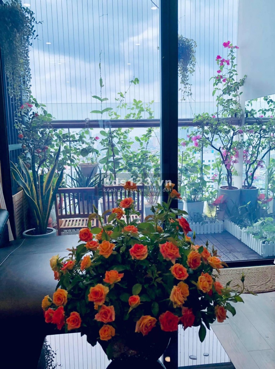 Căn hộ siêu đẹp cần bán nhanh tại chung cư Gold Season, căn 3 phòng ngủ, tặng toàn bộ nội thất.