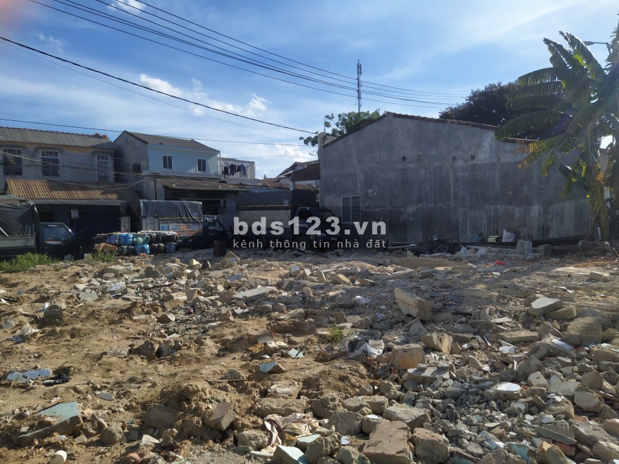 Bán đất mặt tiền Nguyễn Văn Siêu, thích hợp xây nhà để ở, khu dân đông đúc, văn minh