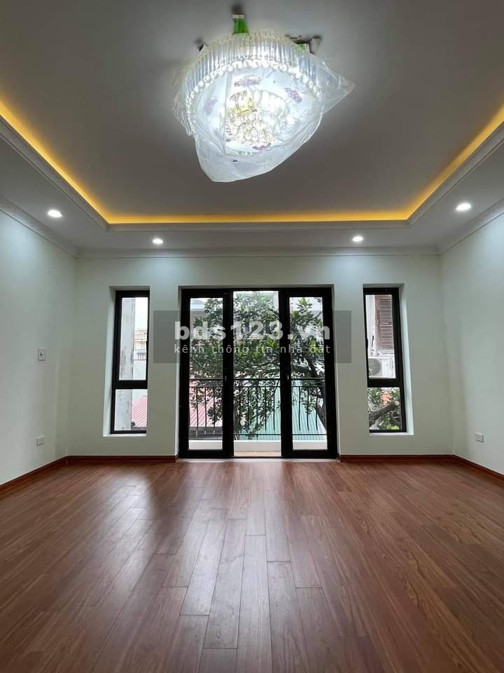 Bán Gấp Nhà Quận Thanh Xuân 44m x 6 Tầng Thang máy, ÔTÔ vào nhà Kinh Doanh.