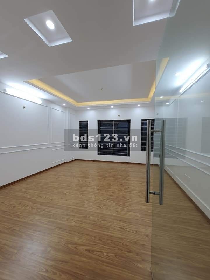 Bán Gấp Nhà Quận Thanh Xuân 44m x 6 Tầng Thang máy, ÔTÔ vào nhà Kinh Doanh.
