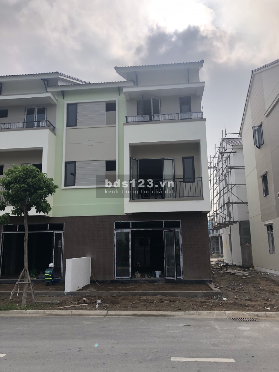 Cần bán gấp căn Shophouse diện tích 90m2, kí HĐ trực tiếp với Chủ Đầu Tư, giá bán 3.8 tỷ