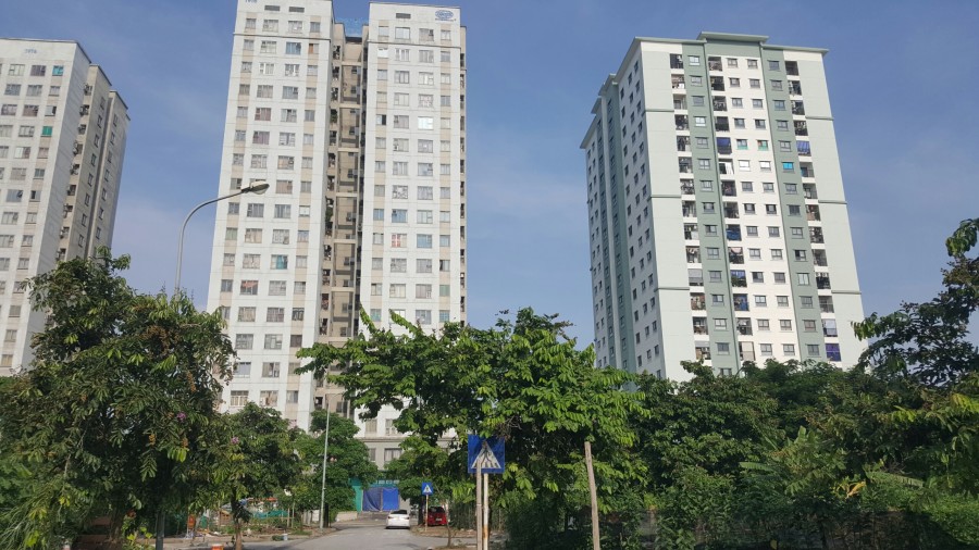 Bán Đất Tặng nhà cấp 4 khu đô thị Kiến Hưng, Lô Góc Thoáng Sáng Rực Rỡ, Chân Chung Cư.