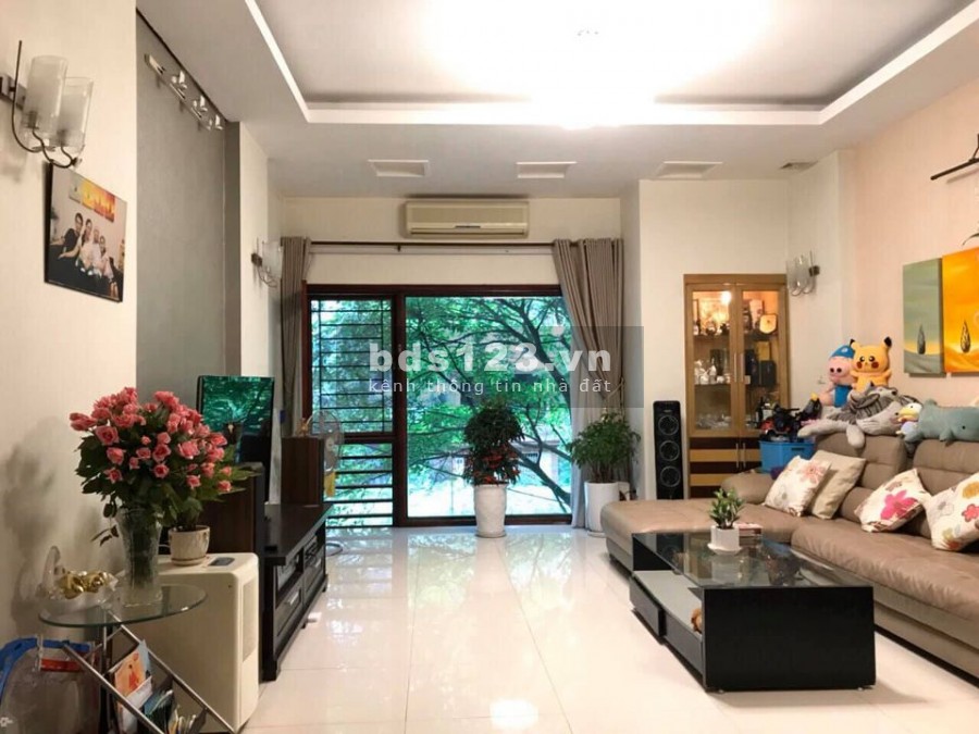 Bán nhà Cầu Giấy dt 100m2 4 tầng mặt tiền 4.5m giá bán chính chủ 9.9 tỷ