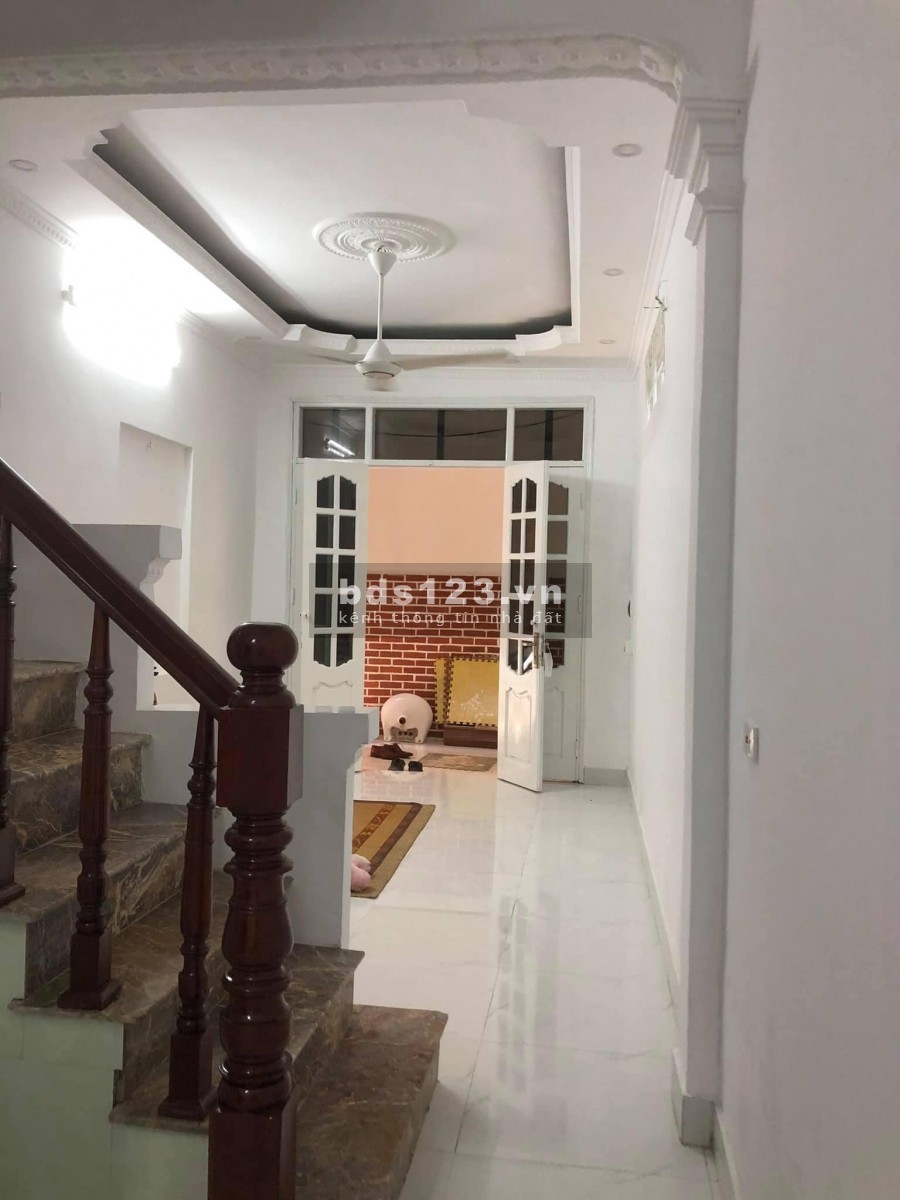 Định Công lô góc 3 mặt thoáng ô tô chạy qua nhà 5 tầng đúc, giá chỉ 2.8 tỷ