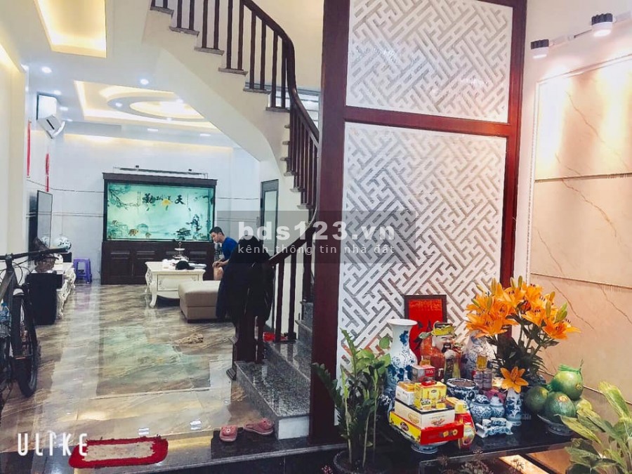 Nhà đẹp Hồng Tiến – Bồ Đề, diện tích 60m2, 5 tầng, mặt tiền 4m, ô tô, giá 6.3 tỷ