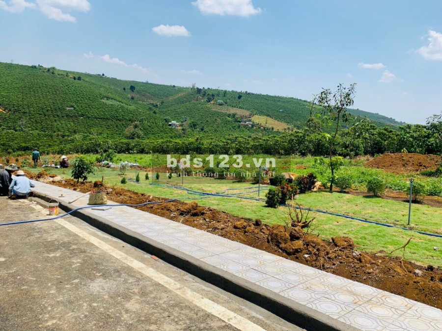 Cần bán lô đất diện tích 125m2 full thổ cư ngay trung tâm Bảo Lộc, giá bán 4 triệu/m2