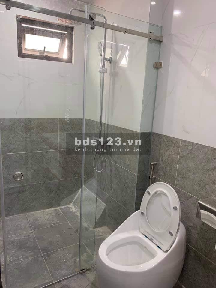 Bán nhà Lê Quang Đạo ô tô vào nhà sổ đỏ phân lô dt 40m2, 4 tầng, giá 4.5 tỷ