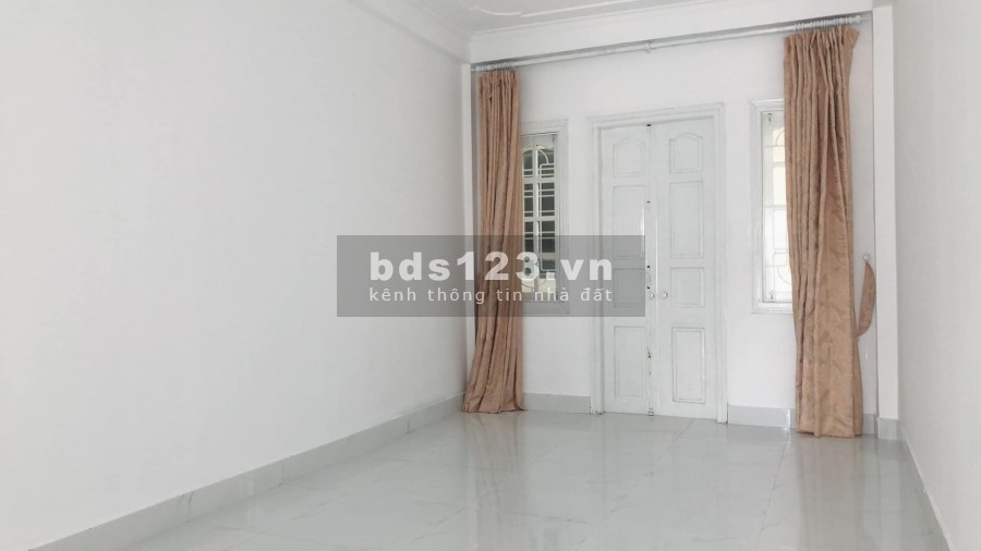 Định Công lô góc 3 mặt thoáng ô tô chạy qua nhà 5 tầng đúc, giá chỉ 2.8 tỷ