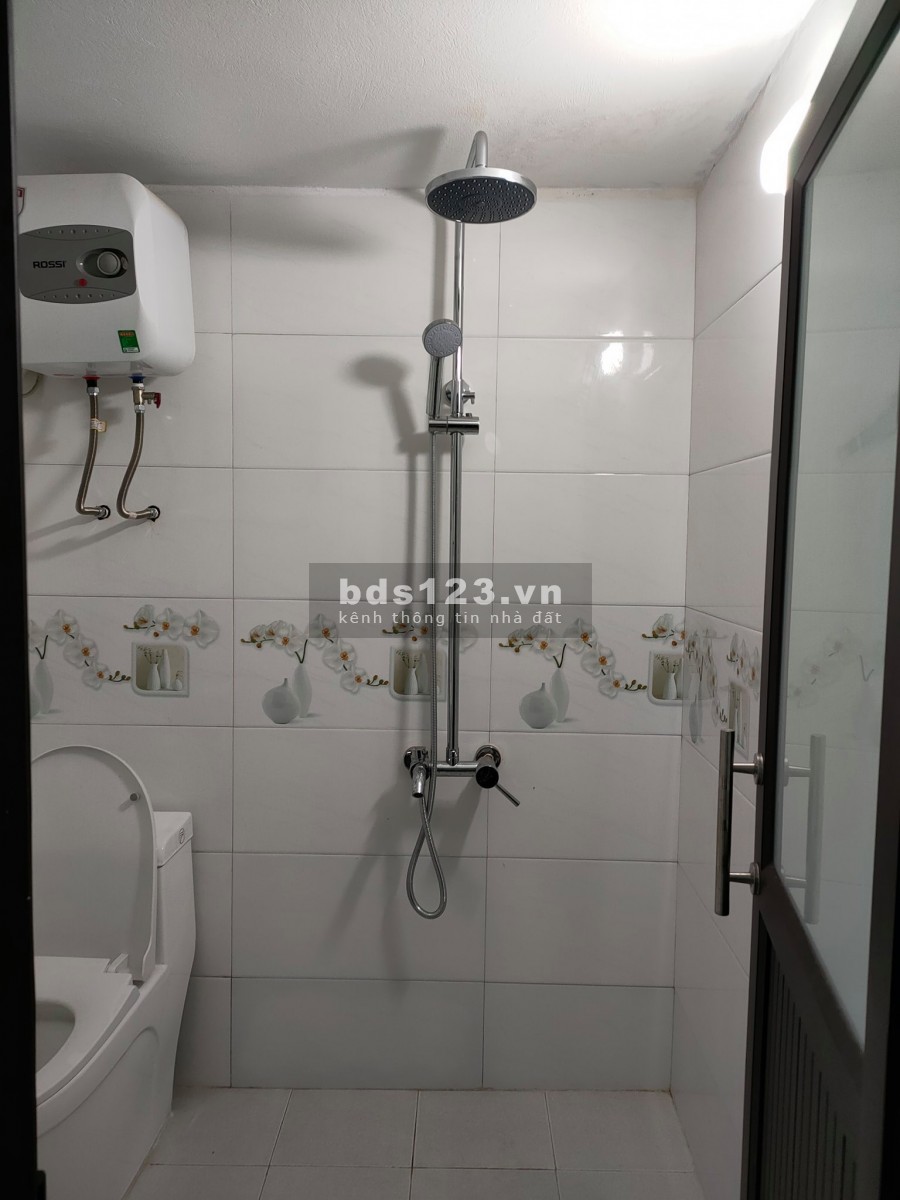 Nhỉnh 3 tỷ có nhà ở ngay, diện tích rộng Nam Dư Quận Hoàng…