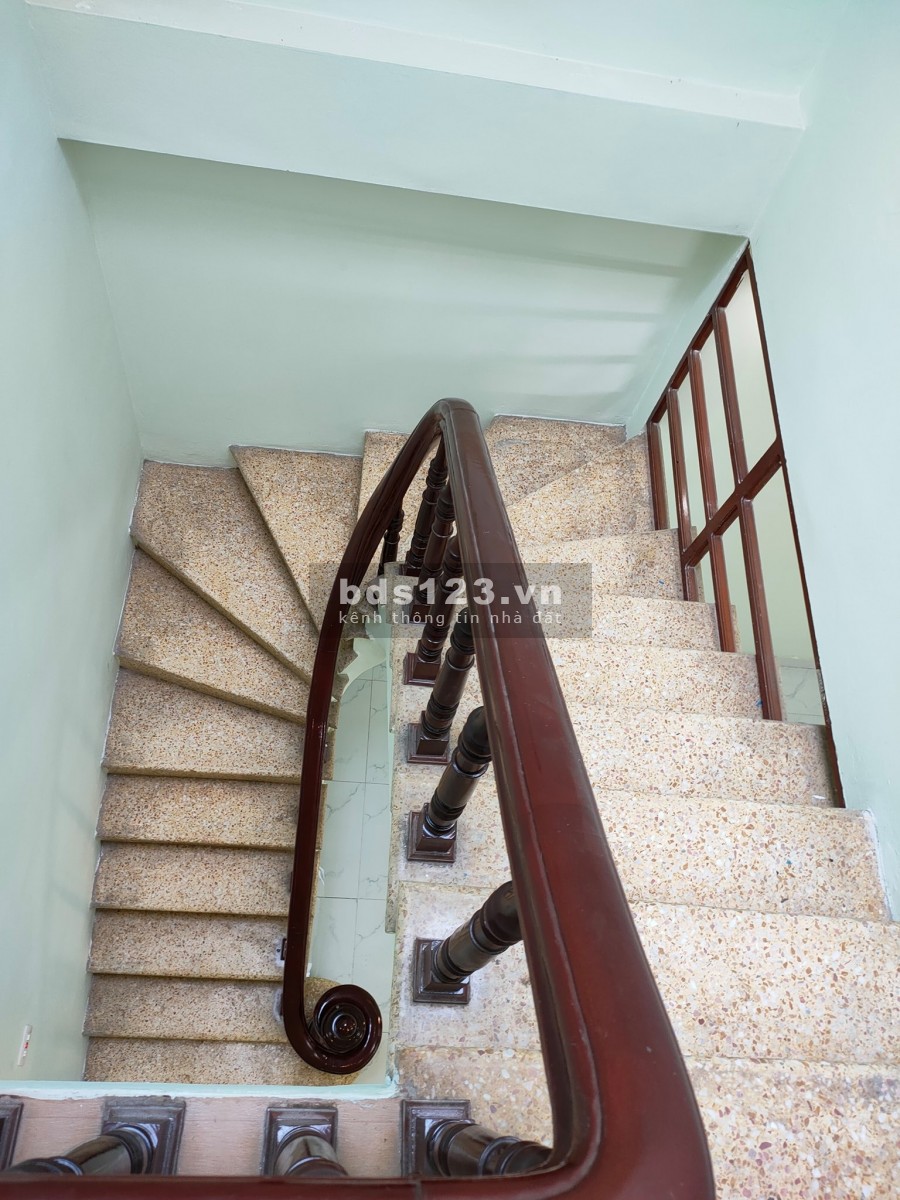 Nhỉnh 3 tỷ có nhà ở ngay, diện tích rộng Nam Dư Quận Hoàng…