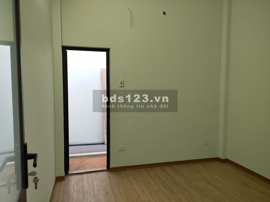 Nhỉnh 3 tỷ có nhà ở ngay, diện tích rộng Nam Dư Quận Hoàng…