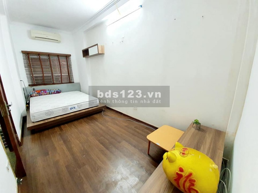 Nhà bán đường Láng dt 81m đúc 4 tầng mt 4m giá chỉ 5.5 tỷ Quận Đống Đa