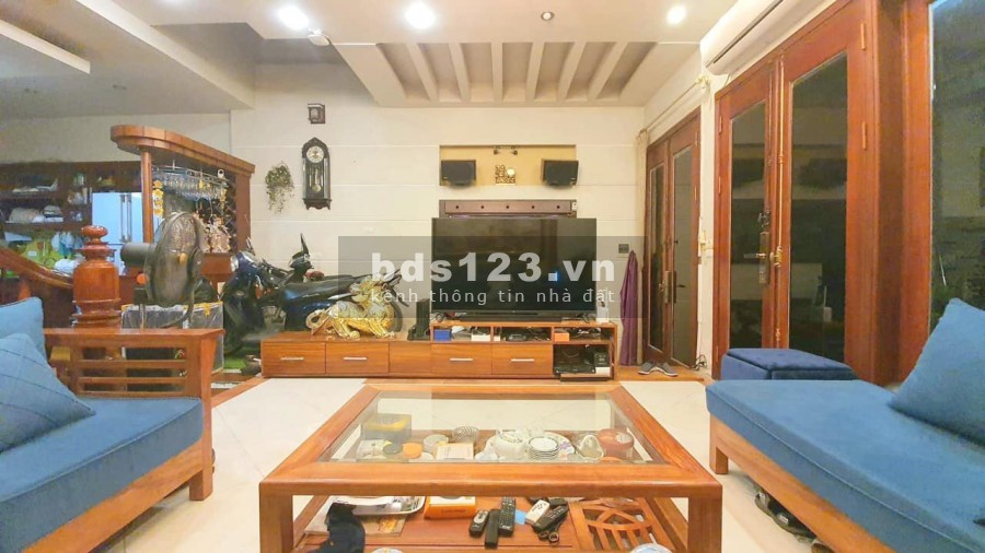 Bán nhà diện tích sử dụng. 40m2 5 tầng giá bán 4.5 tỷ nhà mới, 10m ra phố Trương Định