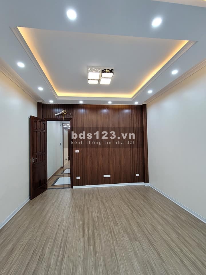 Bán gấp nhà phố Thái Hà, Đống Đa. Dt 56m2, 4T- MT 4.3- Nhà mới ô tô tránh, kd kết hợp ở gía 14.8 tỷ