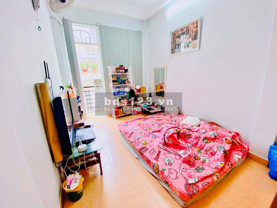 Bán gấp nhà Trung tâm Phú Nhuận, diện tích 28m2 5 tầng BTCT, giá 4.8 tỷ