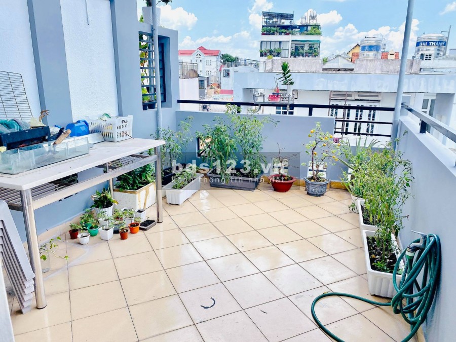Bán gấp nhà Trung tâm Phú Nhuận, diện tích 28m2 5 tầng BTCT, giá 4.8 tỷ