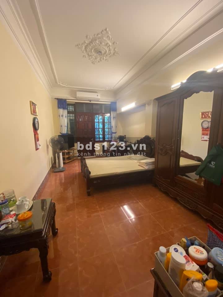 Bán nhà diện tích 111m2, đất trung tâm Đống Đa tặng nhà 4 tầng, 4 pn, giá 6.05 tỷ
