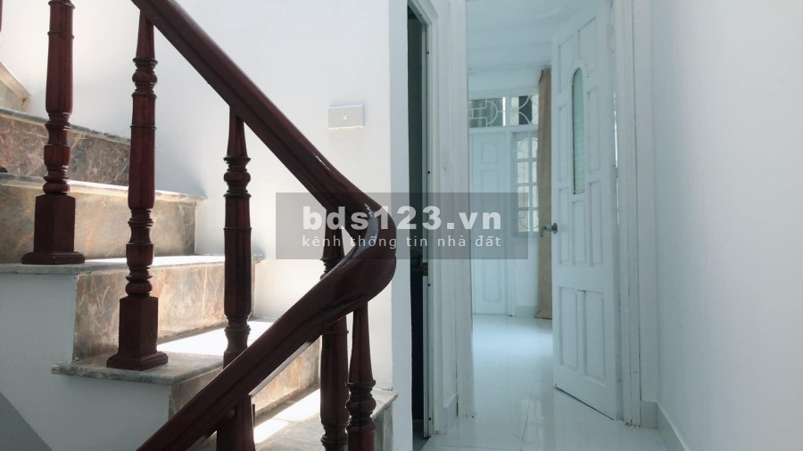 Định Công lô góc 3 mặt thoáng ô tô chạy qua nhà 5 tầng đúc, giá chỉ 2.8 tỷ