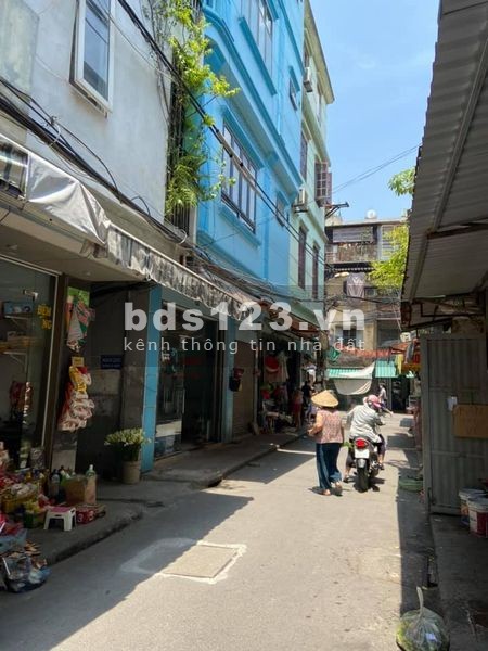 Bán nhà nguyên căn Lê Duẩn, Đống Đa, diện tích 32m2, 5 tầng giá 4.2 tỷ