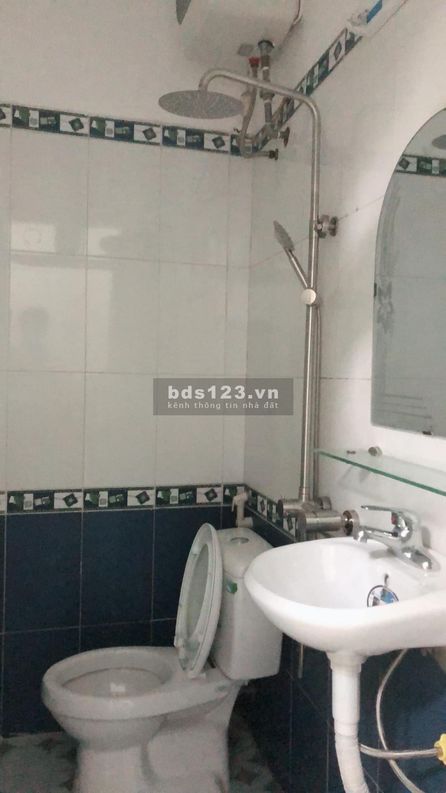 Định Công lô góc 3 mặt thoáng ô tô chạy qua nhà 5 tầng đúc, giá chỉ 2.8 tỷ