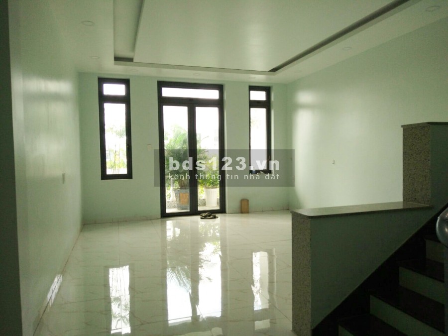 Nhà đẹp Hiệp Thành Quận 12 siêu hiềm đường nhựa 8m, ngay siêu thị Metro, pháp lí chuẩn