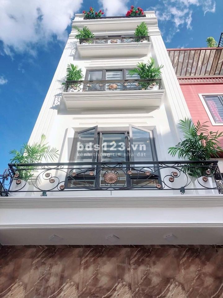 Siêu phẩm Ba Đình, ngõ to như phố ô tô tránh dừng đỗ, an sinh đỉnh, dt 40m2, giá 5.5 tỷ