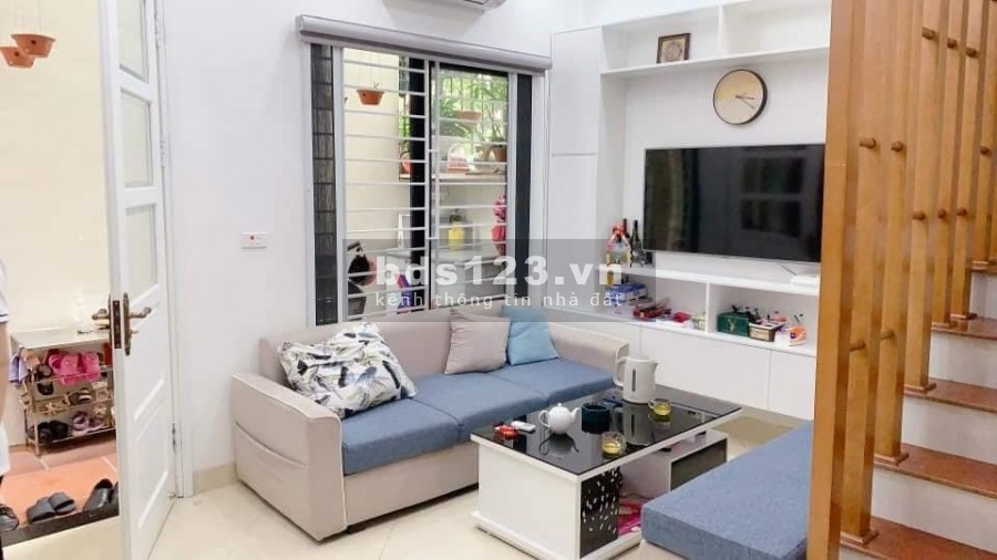 Lô góc ba mặt thoáng Hồ Tùng Mậu dt 38m2, 5 tầng, mt 4.2m giá chào 4.1 tỷ có thương lượng