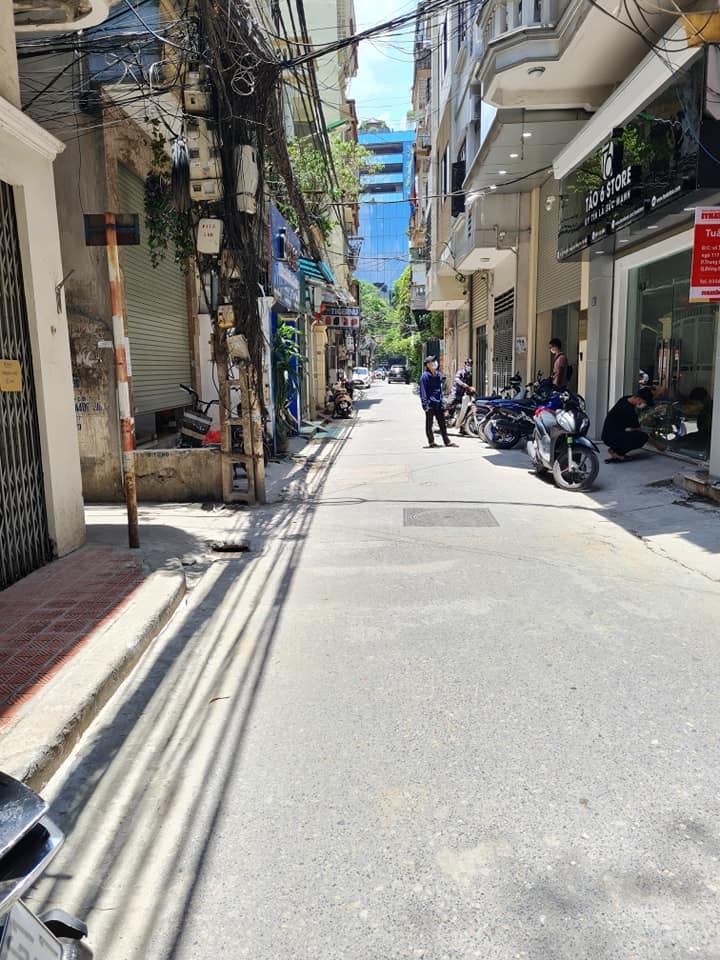 Cực hiếm, Mặt ngõ phố Thái Hà, Đống đa, Ô tô, Kinh Doanh, 5 tầng, mặt tiền 4,2 mét, giá 11,4 tỷ
