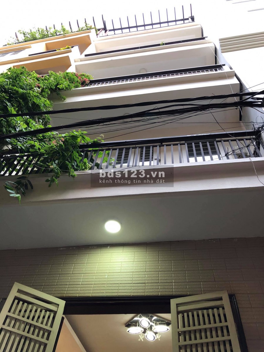 NHỈNH 4 TỶ THÔI, có ngay nhà 5 tầng Ngọc Thụy, ở luôn, ở miên chê