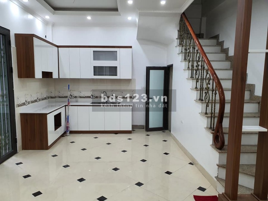 Bán Nhà Vĩnh Hưng dtsd 50m2 4 tầng, kinh doanh, oto, chỉ hơn 4 tỷ