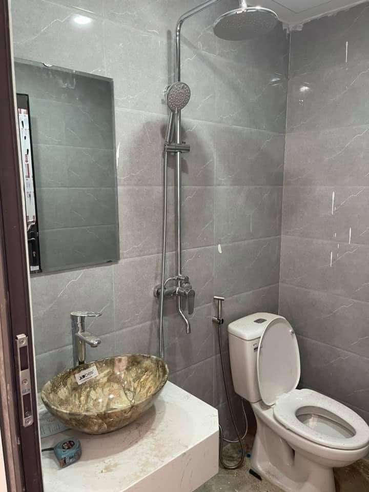 Nhỉnh 3 tỉ có ngay nhà mới 40m2*5 tầng cách ô tô quay đầu 10m, Phố Hoàng Mai, Q. Hoàng Mai