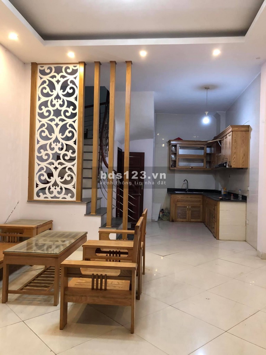 NHỈNH 4 TỶ THÔI, có ngay nhà 5 tầng Ngọc Thụy, ở luôn, ở miên chê