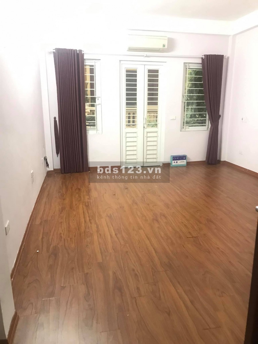 NHỈNH 4 TỶ THÔI, có ngay nhà 5 tầng Ngọc Thụy, ở luôn, ở miên chê