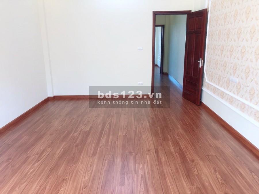 Bán Nhà Mặt Phố Khâm Thiên, dtsd 80m2, 5 tầng, giá bán 28 tỷ thương lượng.